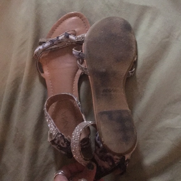 UNLISTED - Picture 4 of 8